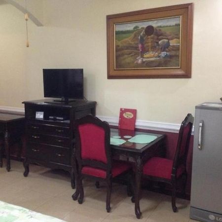 Kokomos Suites Hotel Анхелес Екстериор снимка