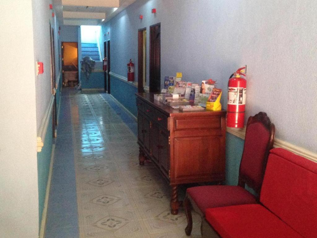 Kokomos Suites Hotel Анхелес Екстериор снимка